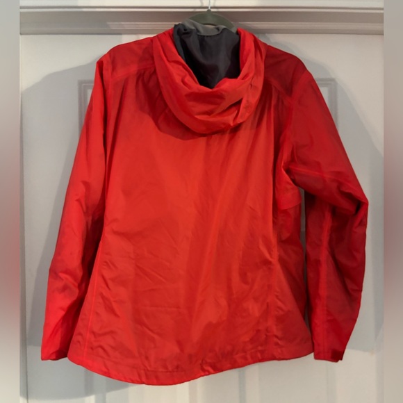 Sierra Designs Red Zip up windbreaker jacket, women’s medium, GUC - Picture 3 of 6
